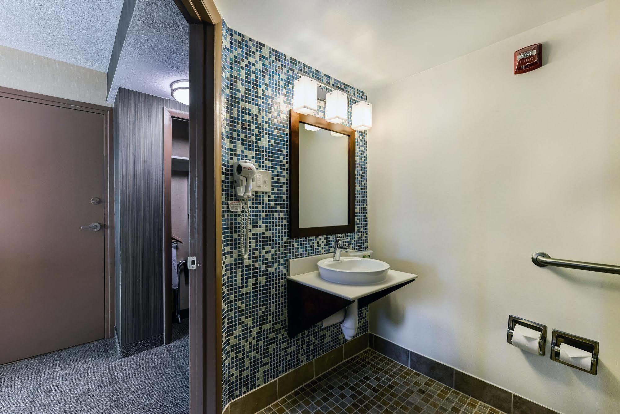 Holiday Inn Express Washington Dc Silver Spring By Ihg Ngoại thất bức ảnh